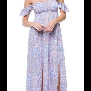 Maxi dress of the shoulders two thigh slits
